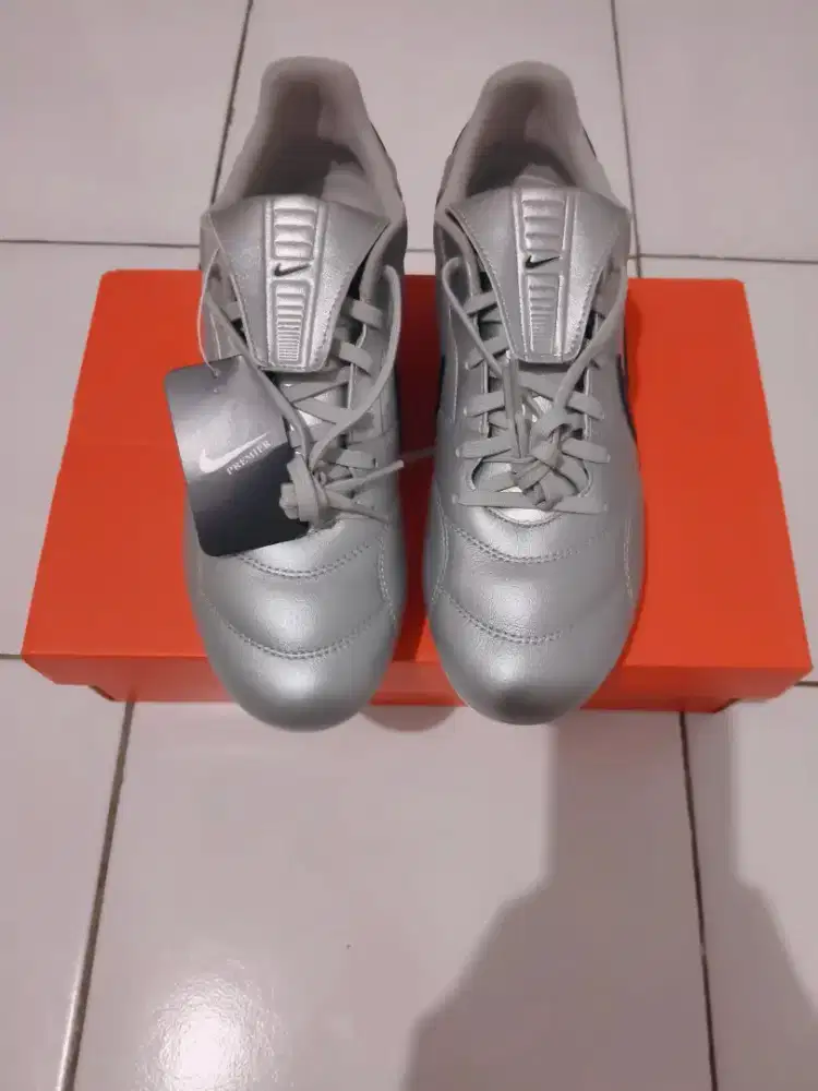Sepatu Sepakbola dan Mini soccer Nike Premier III FG New (Nego Ok)