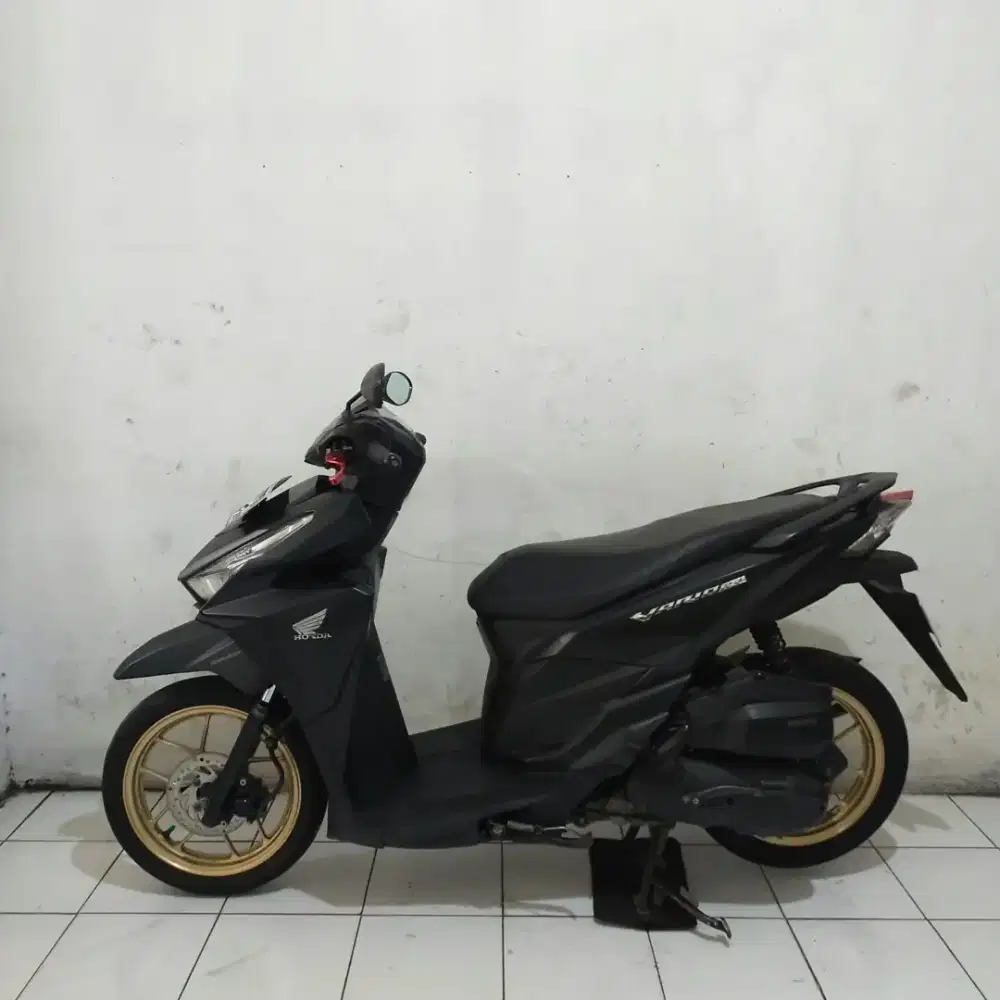 Honda Vario 150 OLD 2017 Orisinil lengkap Bagus