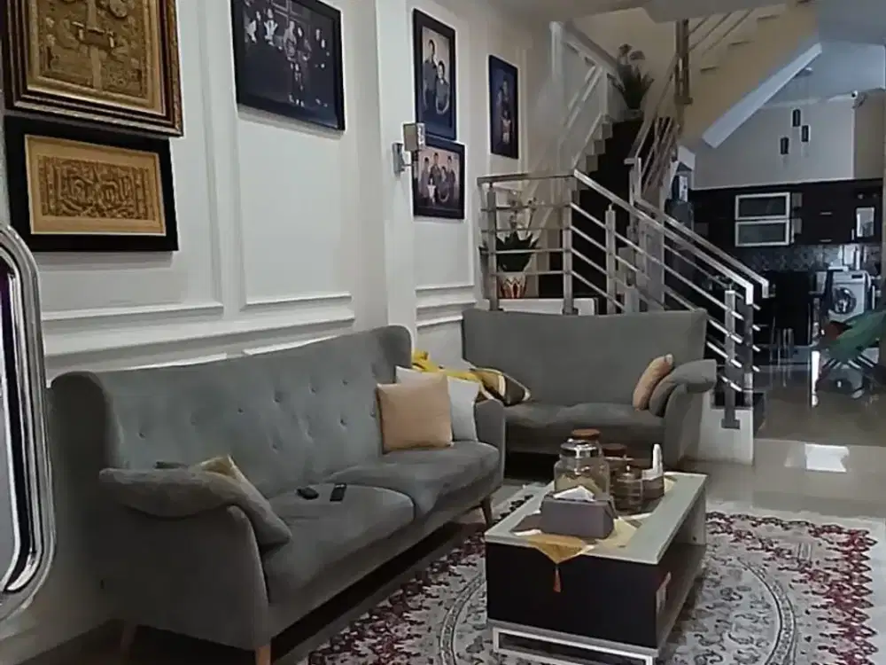 BAGUS BANGET Lokasi Favorit di Antapani Bandung Rumah LUAS MURAH CANTIK dijual Fully Furnished