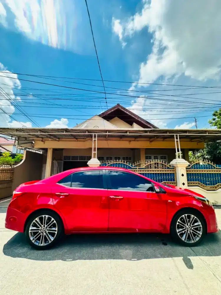 Corolla Altis 1.8 V AT 2013 Merah Metalik