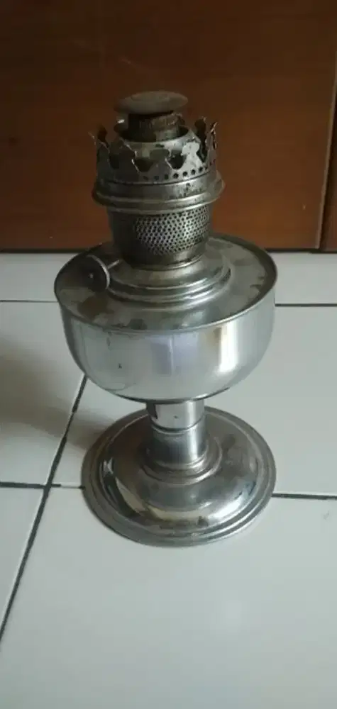 lampu minyak lawas