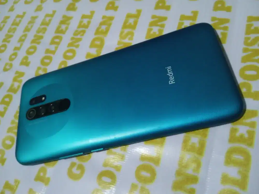 Xiaomi 9 Mulus(Original)64Gb/Ram5(4+1Gb) Golden ponsel