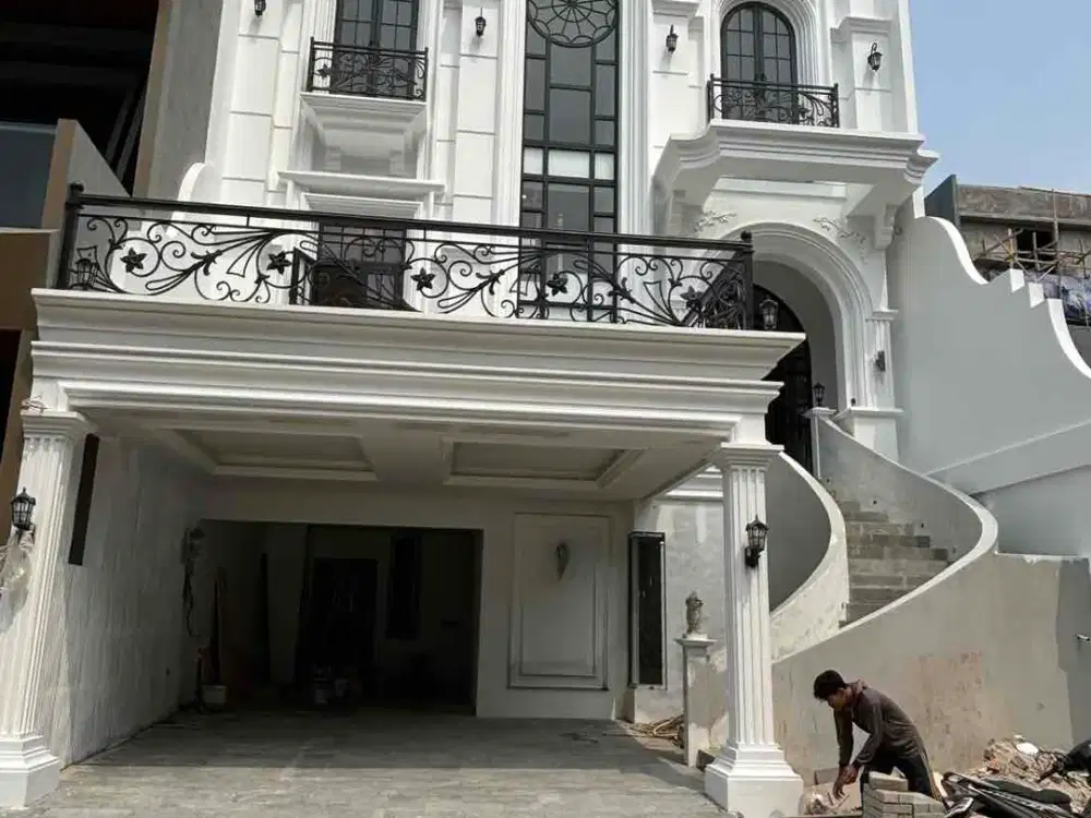 Dijual Rumah 3 lt  Cluster Australia Ebony PPJB Hadap utara lt 180 m2 lb 400 m2 full interior luxury, carport bisa 4 mobil, ada 5+1 kt 4+1 km, 
Ayo survey & nego sampai deal!!