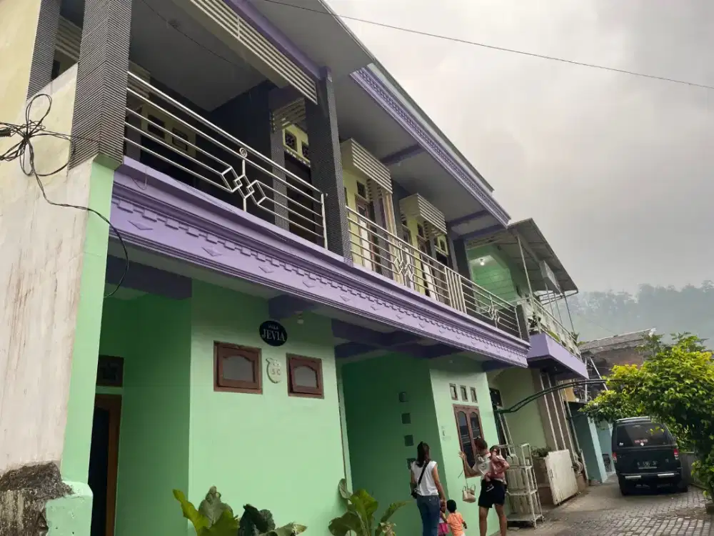 Villa 2 lantai di kota batu