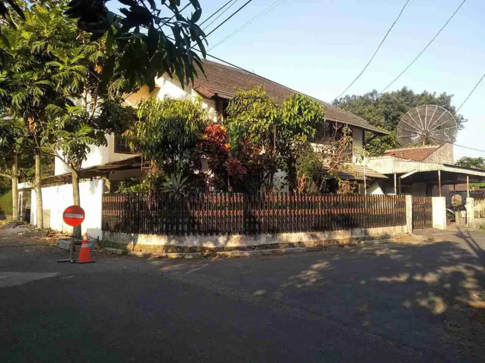 Dijual rumah lama di Arcamanik Bandung