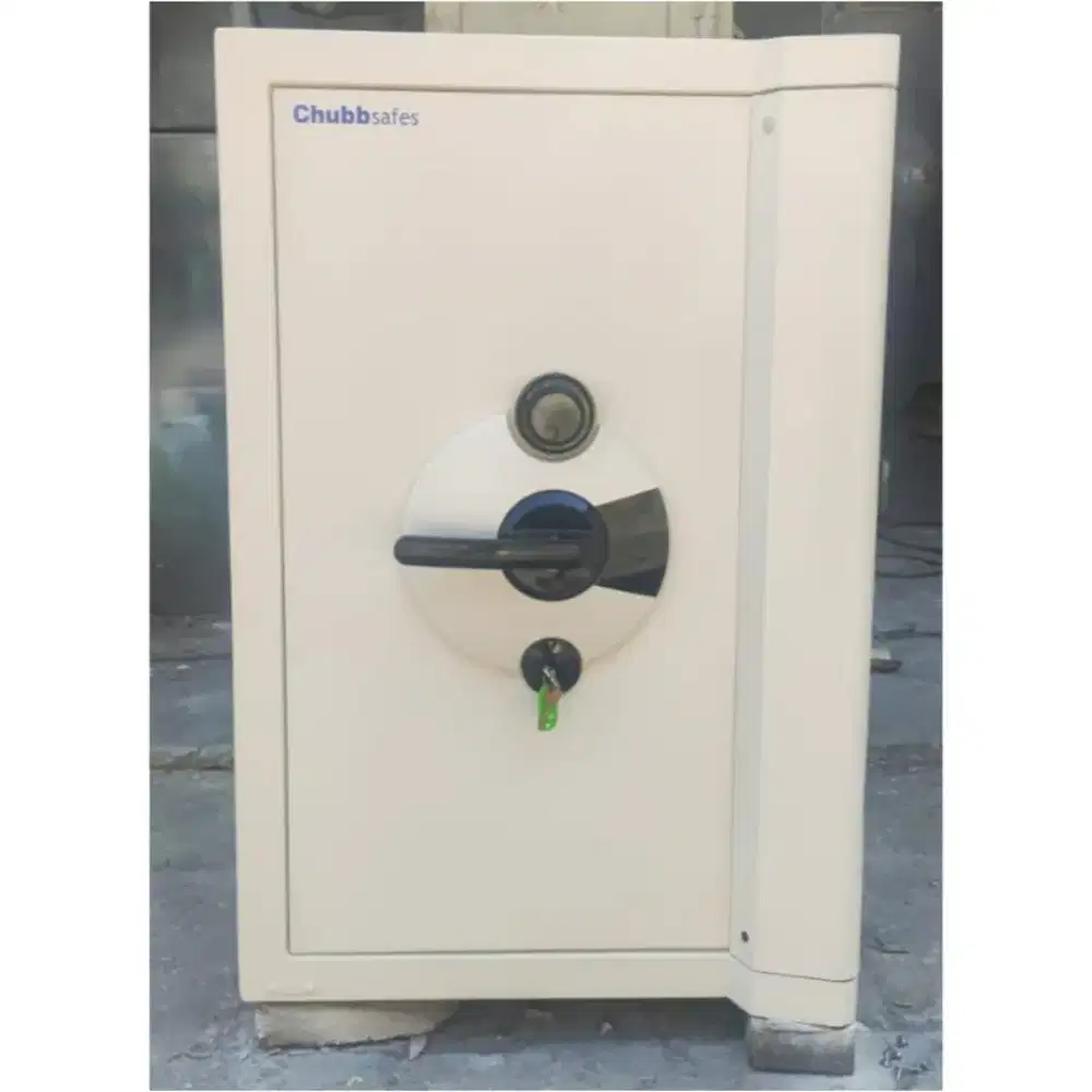 Brankas Chubb Europa Tinggi 102 cm Brangkas Bekas Tahan Api Safety Box