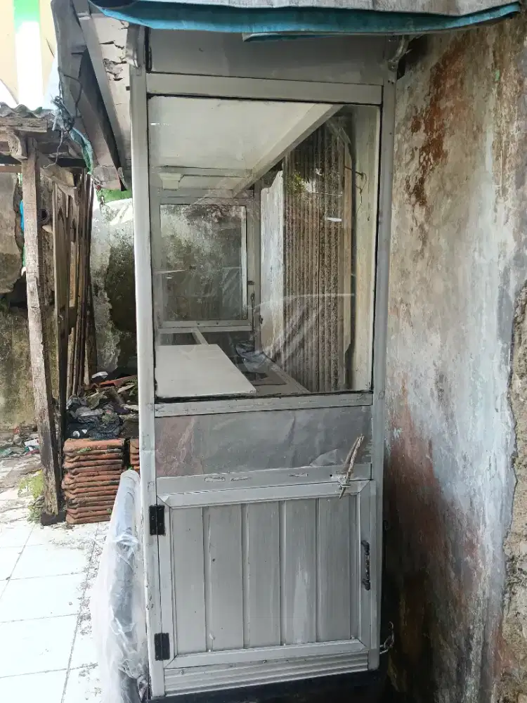 Di jual gerobak almunium beserta alat untuk martabak mini
