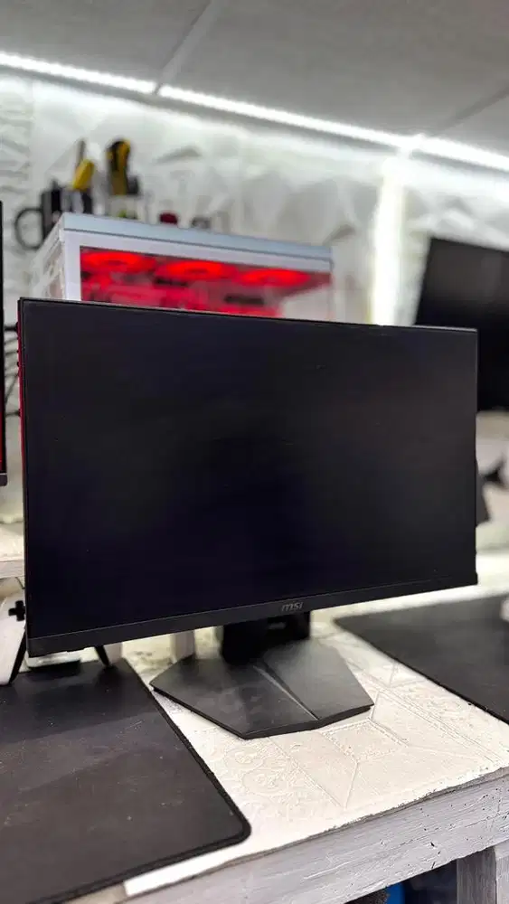 Monitor MSI MAG G244F E2 24 inch. FHD. Rapid IPS. 180Hz. 1MS Fullset