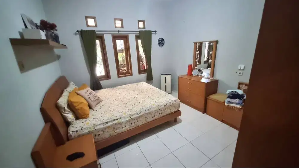 Dijual Rumah Siap Huni di Taman Holis Indah THI