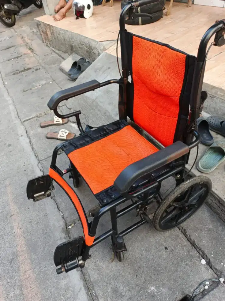 Kursi Roda Lipat Bekas