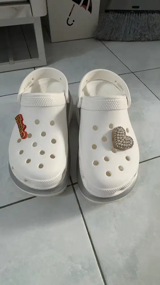 Sendal wanita crocs