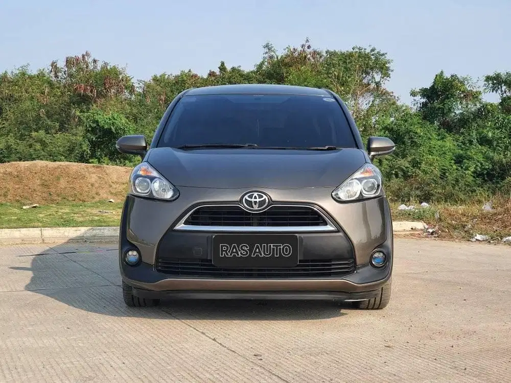 LOW KM 84 RIBU!!  Toyota Sienta 1.5 V AT 2016 Coklat
