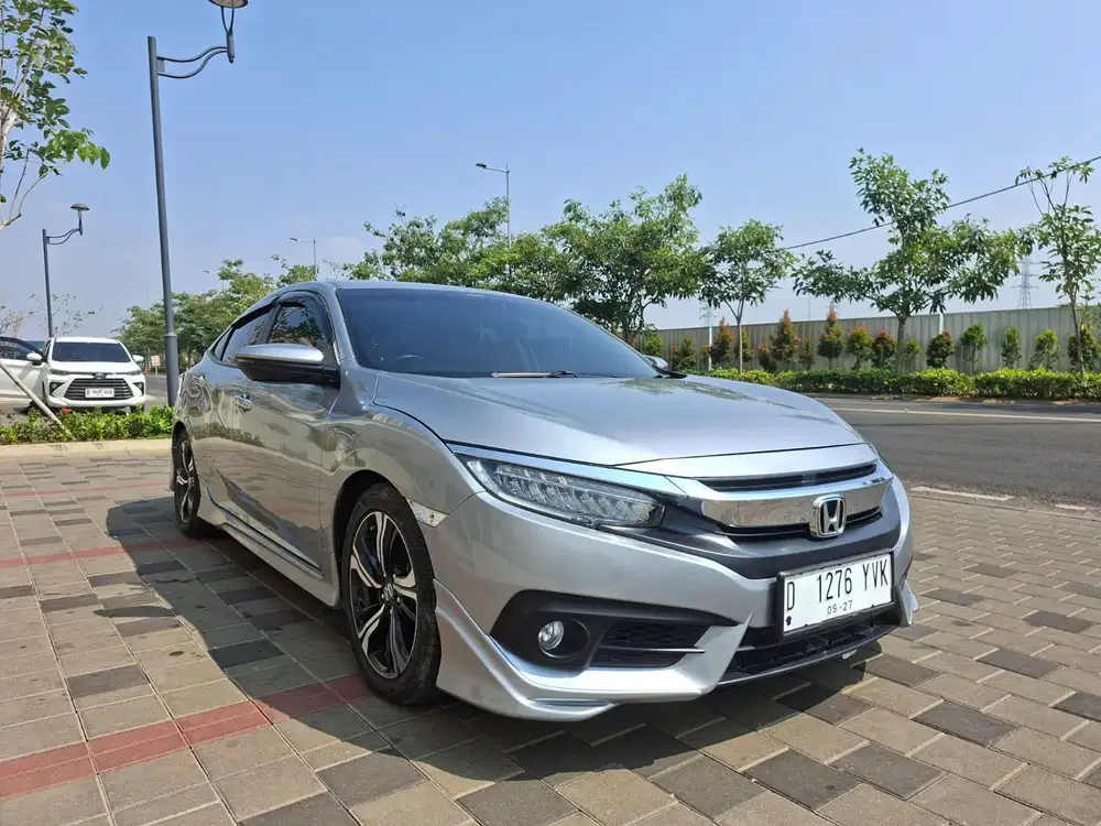 Civic Turbo ES AT 2017 Dp 15JT