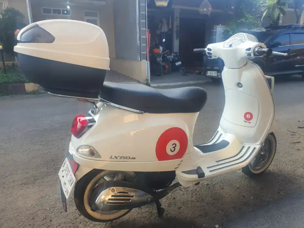 Dijual cepat Piaggio Vespa LX150, Rare Item, Antik dan sangat terawat