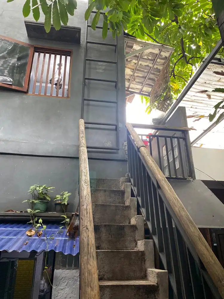 Kost Semi Villa