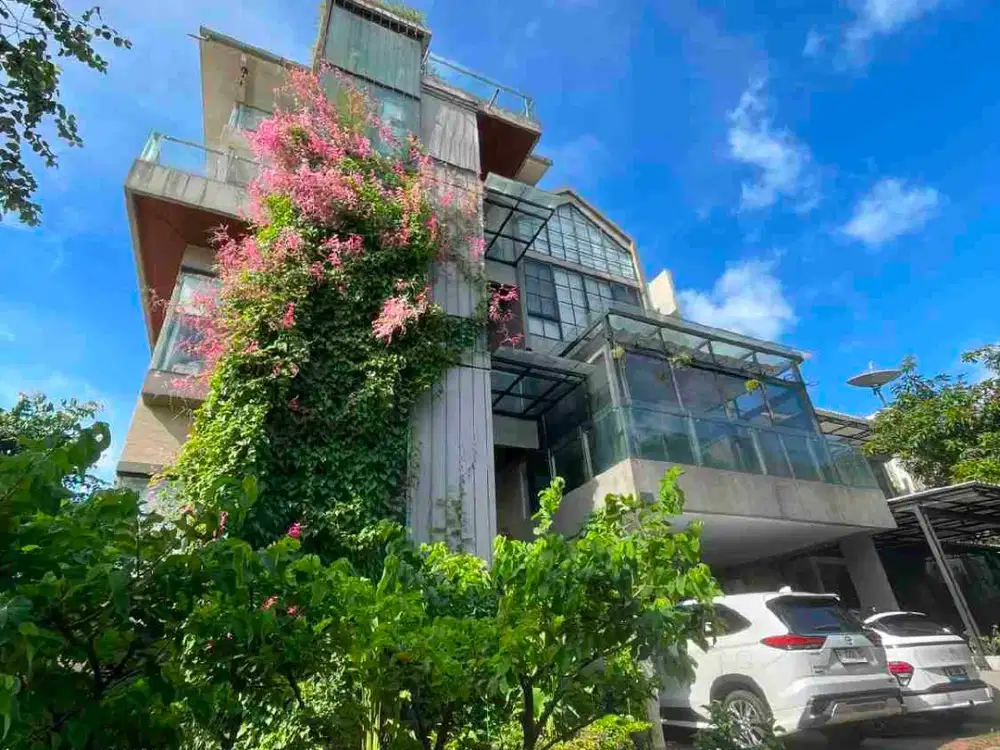 Rumah 4 lantai semi furnish siap huni