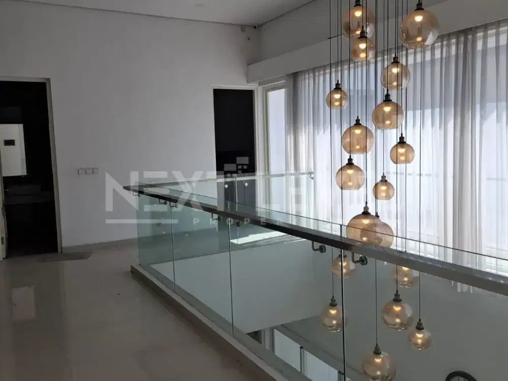 Dijual rumah di puri Widya kencana Citraland surabaya barat