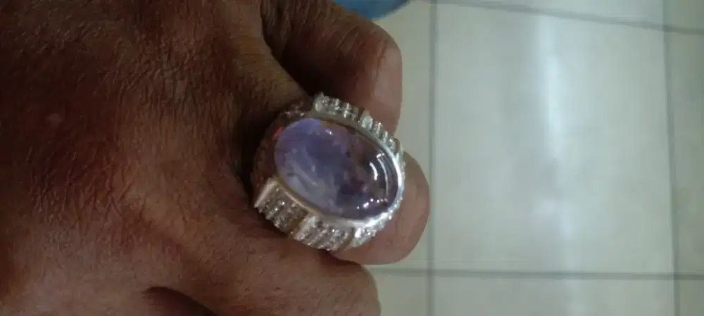 Natural purple star saphier