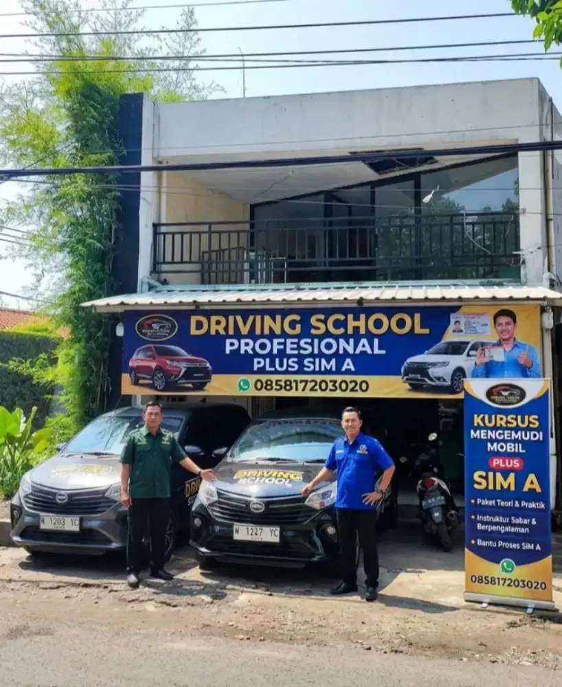kursus mengemudi mobil plus SIM