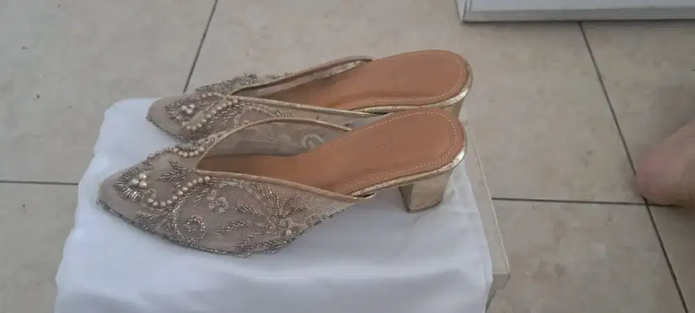 Heels Kondangan Wanita size 39 merk VAIA
