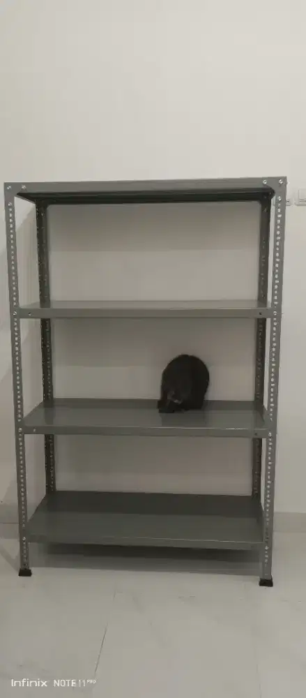 Rak besi siku bolong
