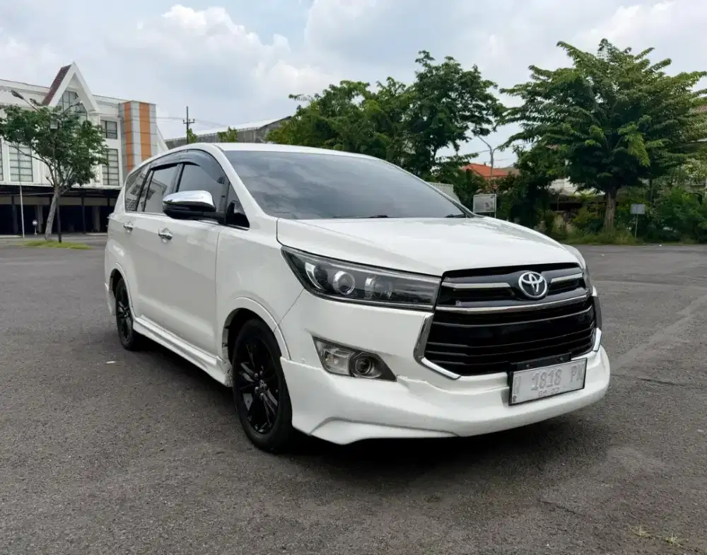 TOYOTA INNOVA VENTURER DIESEL 2017