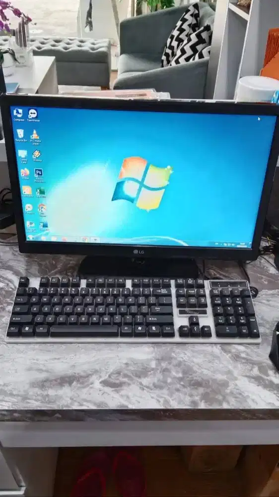 Komputer second berkualitas siap pakai lengkap intel core i3 gen4 BAIK