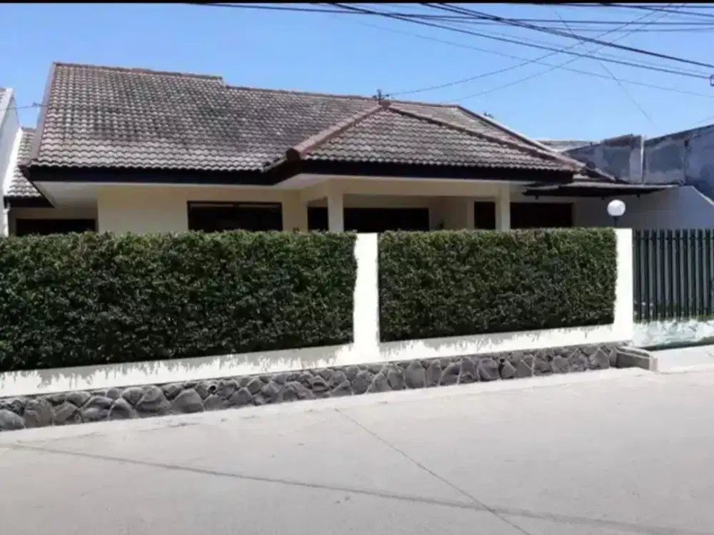 Sewa Rumah Luas Pasteur DR Djundjunan Bandung Utara Cocok Untuk Kantor
