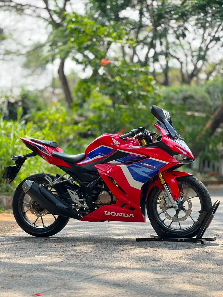 HONDA NEW CBR 150R TRICOLOR 2023 MERAH KM LOW ANTI REWEL
