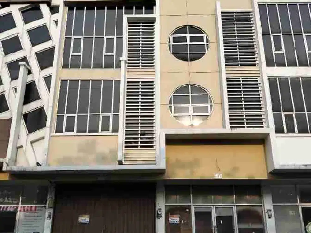 Dijual dan disewa ruko gandeng komersial lokasi strategis....