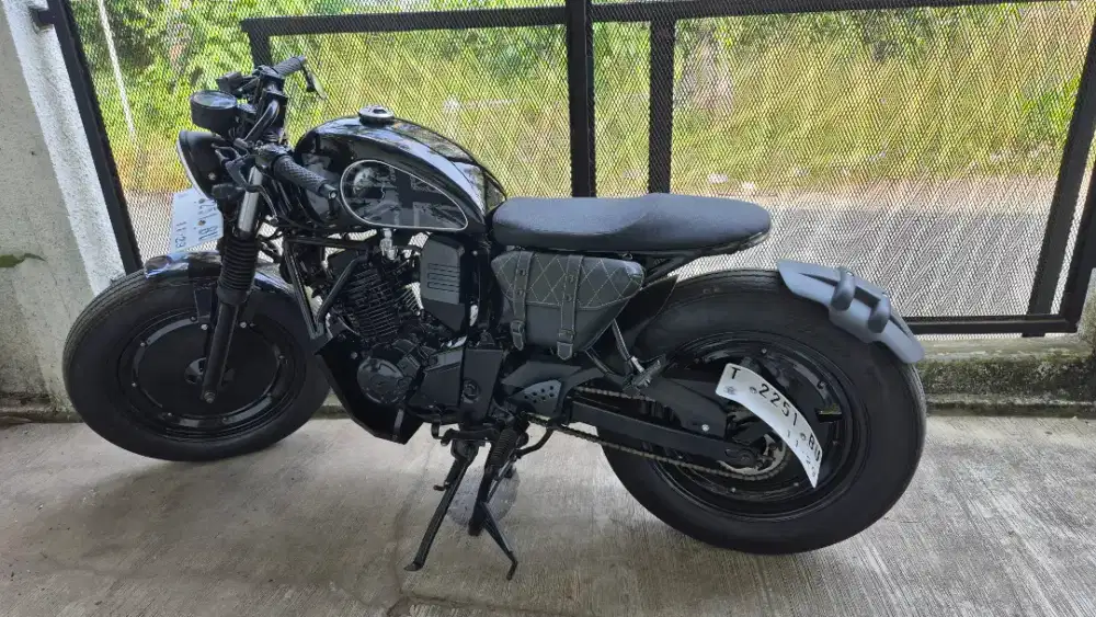 Jual motor Custom Brat cafe basic Yamaha Byson
