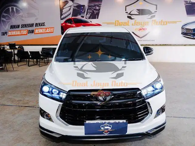 DP 37jt, Innova Venture Diesel Putih [ km 74rb ] Original