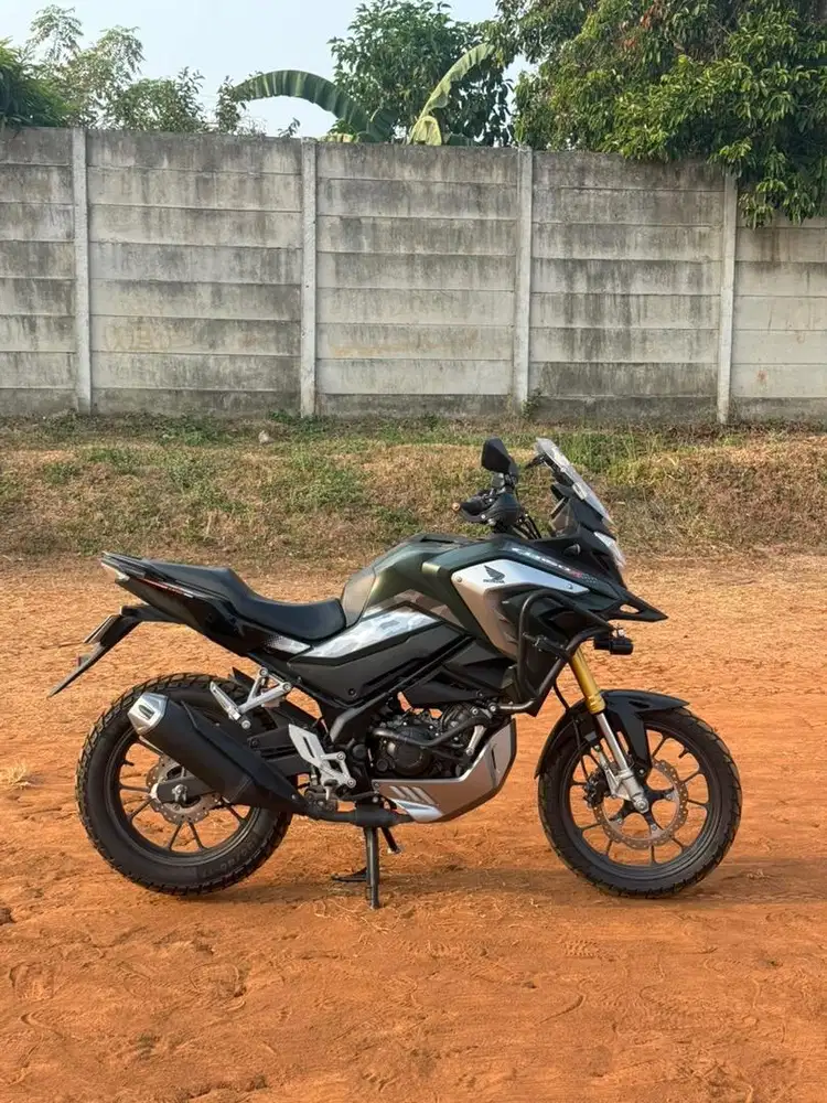 Jual CB150X very low km tangan 1 istimewa siap touring