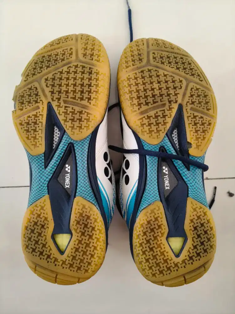 sepatu badminton yonex shb65 z3