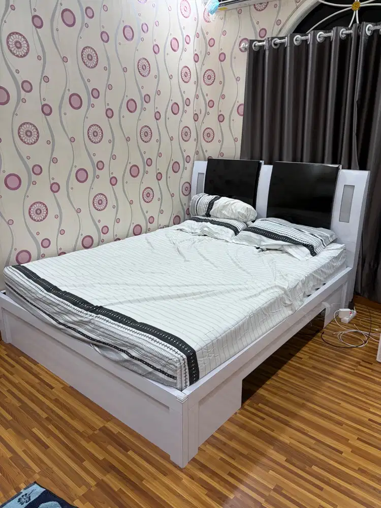 Jual Bekas Kasur , Dipan & Kulkas