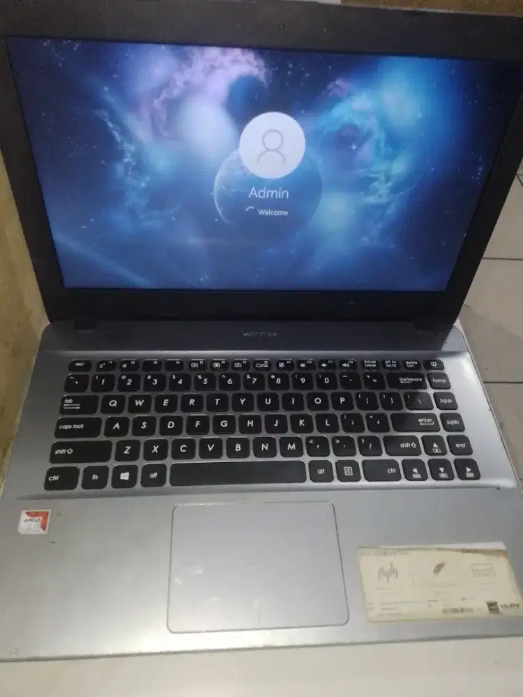 Laptop Asus x441b ram 4 gb hardisk 500 gb