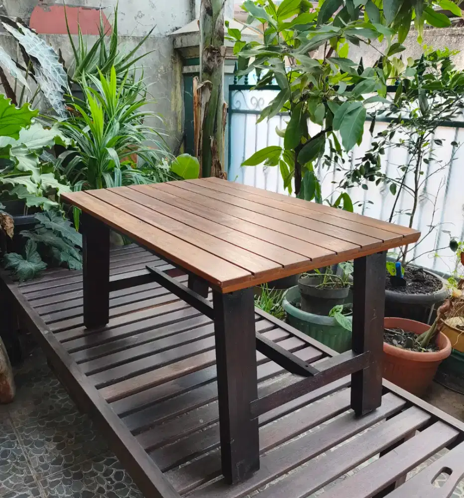 Meja Kopi Kayu Bangkirai