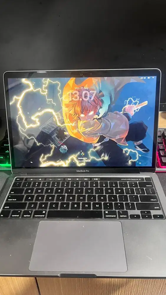 Jual macbook pro 13 2020, 516/16. Space gray