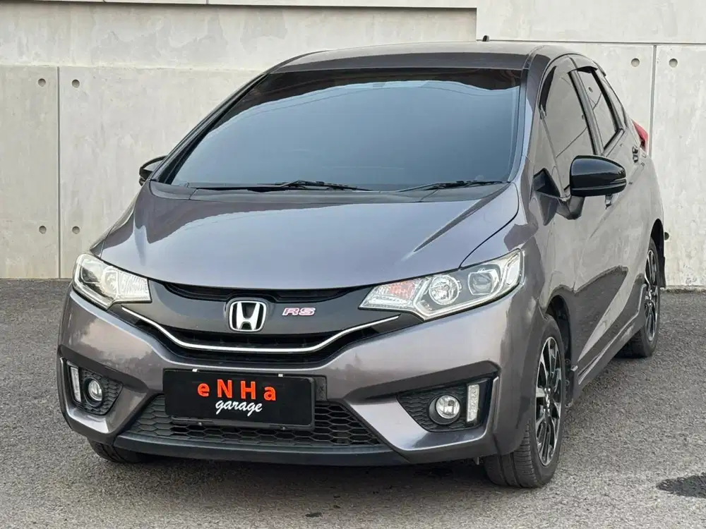 DP 8 Jt.. Honda JAZZ RS Gk5 1.5 A/T 2016.. eNHa garage Semarang..