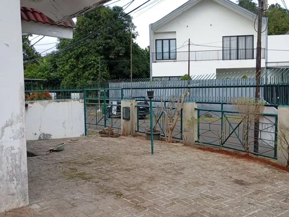 Jual Cepat Rumah 1 lantai Hook  luas 340 m2 di GRIYA LOKA, BSD - 4+1 kamar tidur, dekat St. Rawabuntu