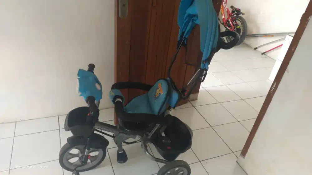 Sepeda anak roda 3 merk family