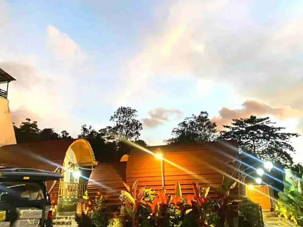VILLA GLAMPING DI UDARA YANG SEJUK VIEW BAGUS PEGUNUNGAN DI KARANGANYAR