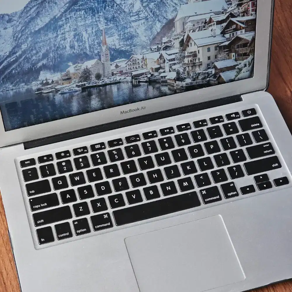 Macbook Air 2017 - 13 (Full Set Box + Charger)