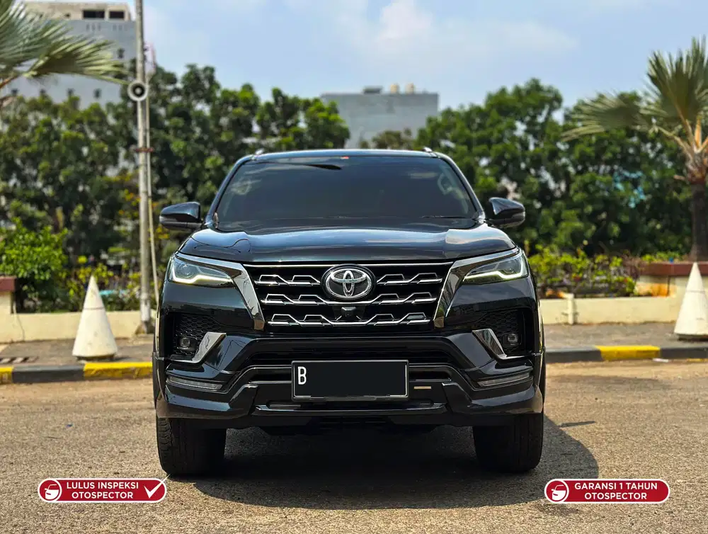 KM 40rb Fortuner 2.8 GR 2022 Diesel VRZ hitam 4x2 New Toyota Sport