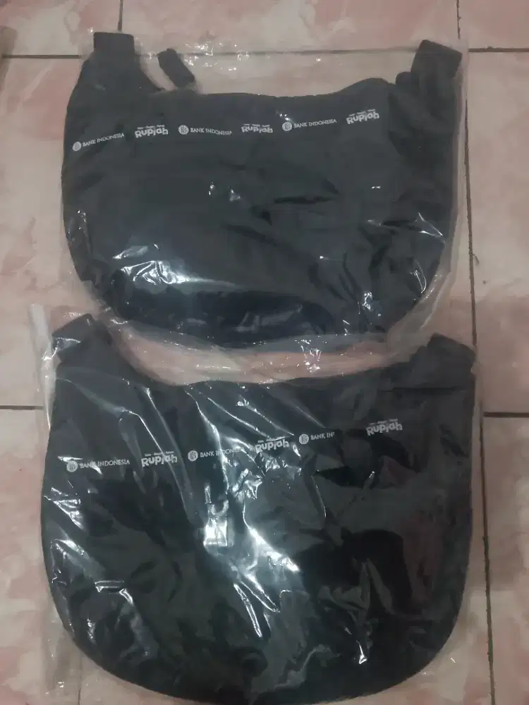 Tas slingbag BI