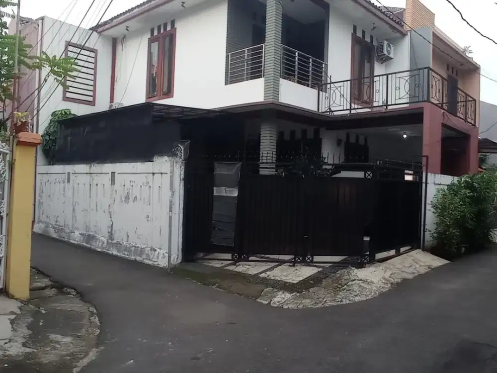 Rumah Tebet 2 Lantai Posisi Hook Lokasi Strategis
