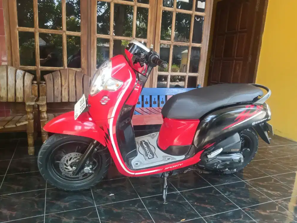 Scoopy 2018 Merah hitam