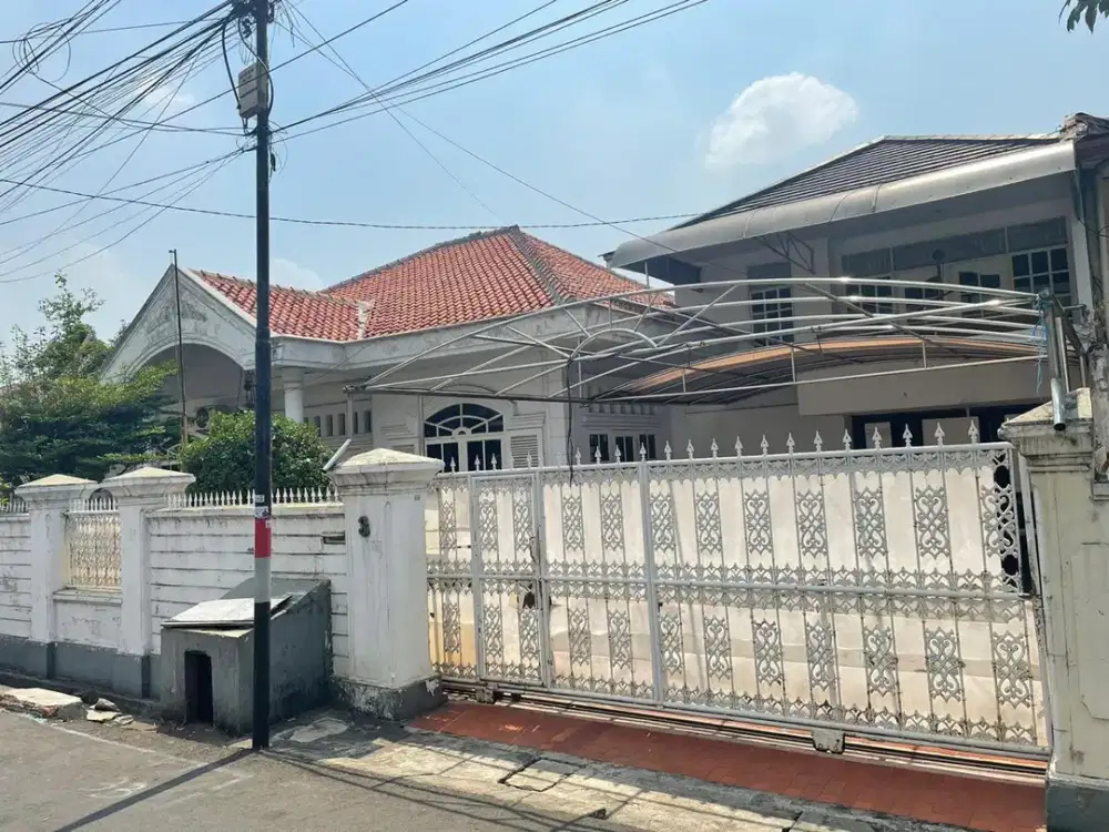 Dijual Cepat Rumah Luas di Komplek Pertamina Rawamangun Dekat Jalan Pemuda Siap Huni