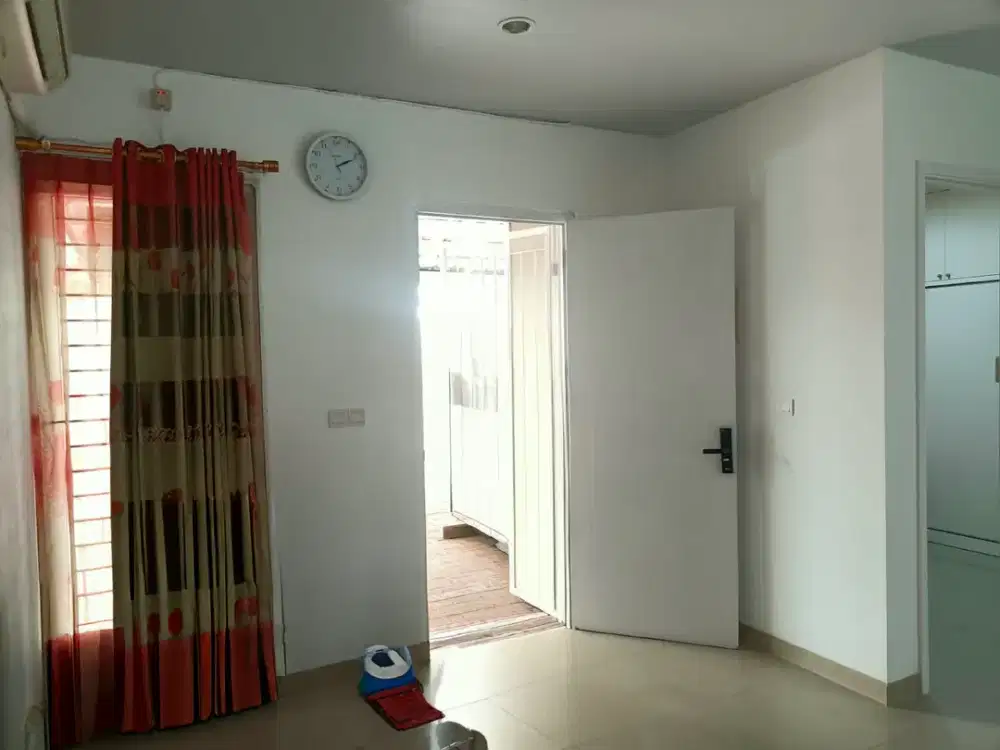 DISEWAKAN RUMAH SEMIFURNISHED DI CLUSTER KARELIA, GADING SERPONG