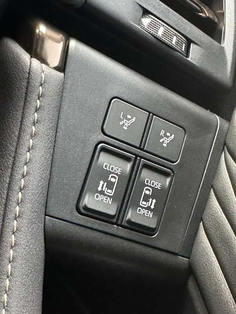 Toyota Alphard 2023 Hybrid